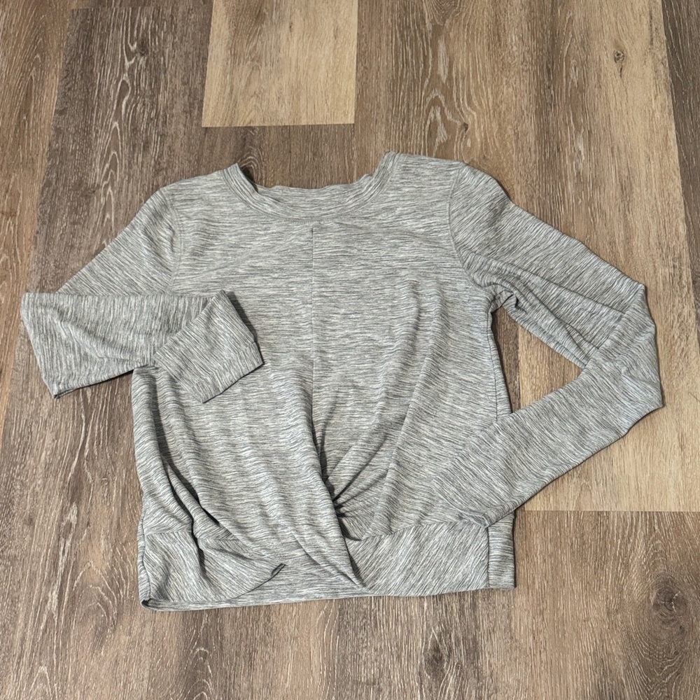 Athletic Soft Heather Gray Twist Hem Women's Top - Size Small - Old Navy